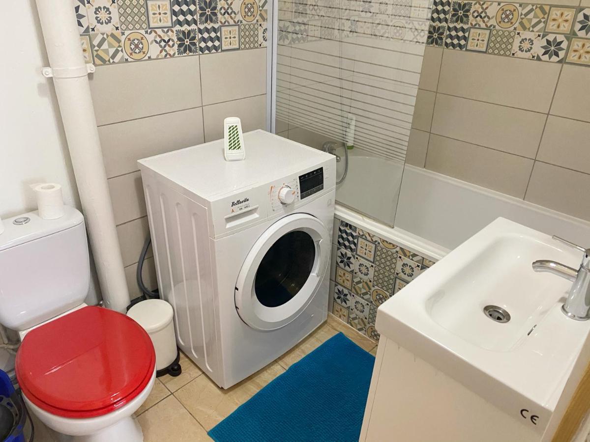 010 Chic & Cosy F1 29M2 Hypercentre Wifi Smart Tv Netflix Apartment Saint-Etienne  Bagian luar foto